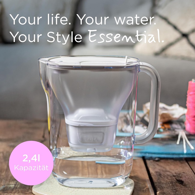 Brita Filterkanne auf dem Küchentisch